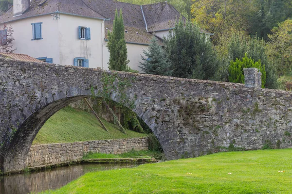 Ancient Stone Bridge Village France Medieval Architecture Narrow River Bridge — Stock Photo, Image