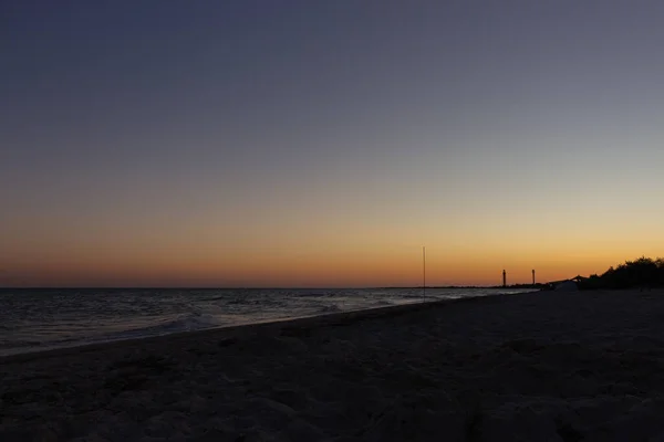 Живописный Закат Над Морем Островной Пляж Вечерние Сумерки Сумерки Берегу — стоковое фото