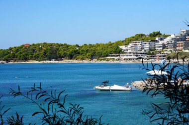 Vouliagmeni, Atina, Yunanistan yakınlarında güzel bir sahil kasabası