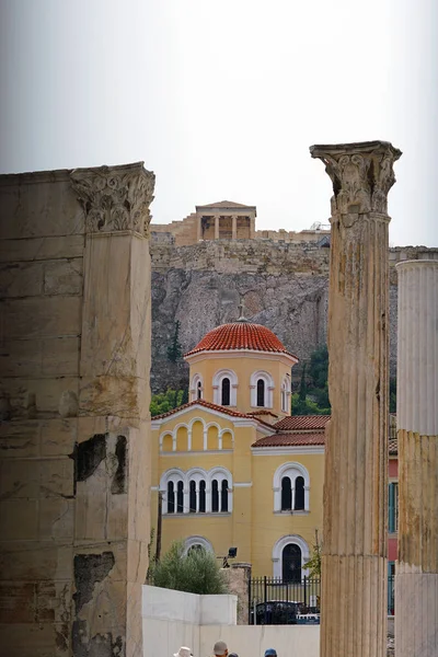 Iglesia Ortodoxa Griega Ekklisia Panagia Grigorousa Con Partenón Fondo Atenas — Foto de Stock