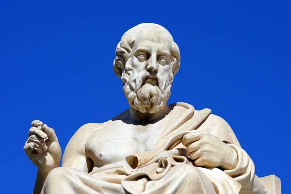 Platon ve Yunanistan Athene Üniversitesi önünde Athena heykeli