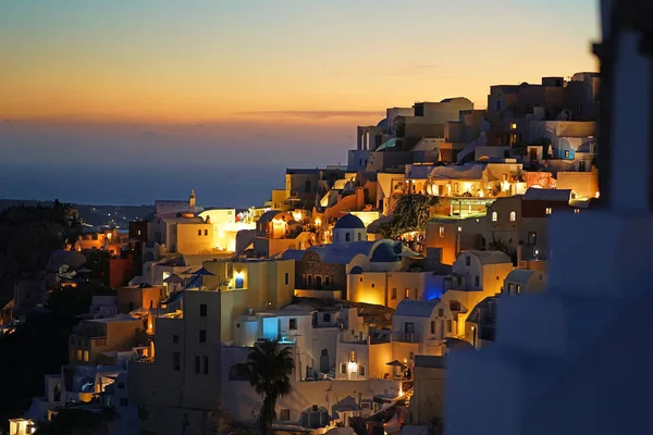 Hermosa Puesta Sol Pintoresca Ciudad Oia Santorini Grecia —  Fotos de Stock