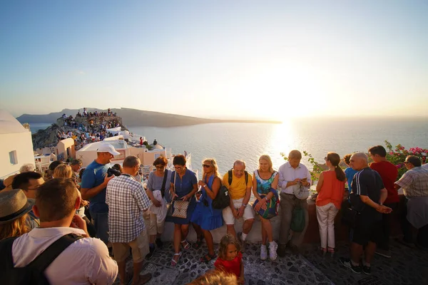 Вересня Санторіні Греція 2018Tourists Усього Світу Чекаючи Захід Сонця Oia — стокове фото
