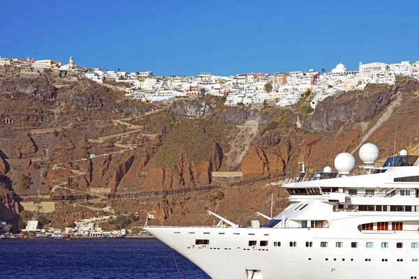 Vista panorámica de Oia desde el mar — Foto de Stock