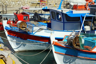 Heraklion, Yunanistan, 25 Eylül 2018, Heraklio Körfezi'nde balıkçı tekneleri