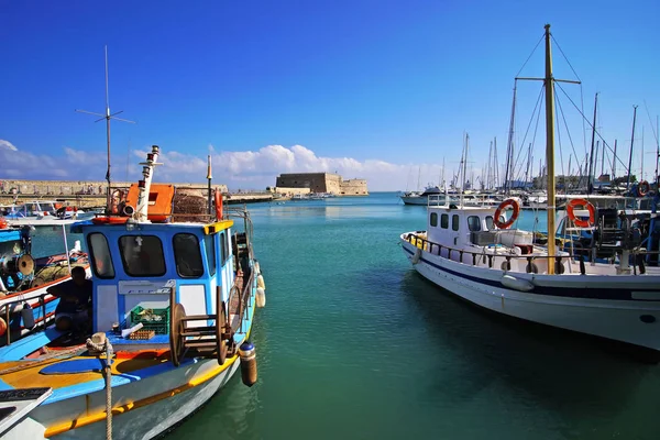 Vista do porto e da fortaleza veneziana — Fotografia de Stock