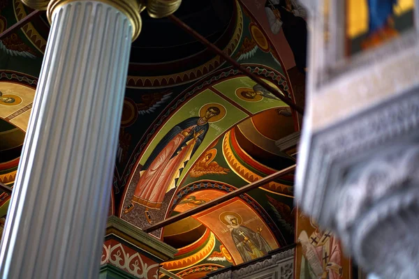 Heraklion, Grecia, 25 de septiembre de 2018, beautifu detailsl en la iglesia de Agios Minas (Saint Minas) Catedral — Foto de Stock