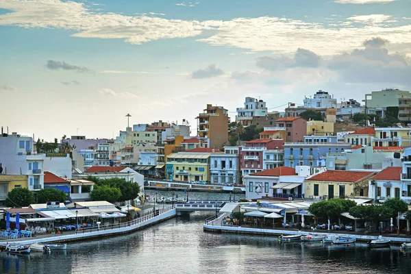Vista panorâmica da cidade de Agios Nikolaos — Fotografia de Stock