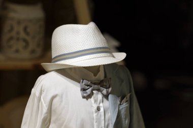 Moda aksesuarları detay çok iyi bir butik pencerede bakım