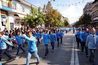 Grevena, 13 Ekim 2018, Grevena kasabasında düzenlenen ulusal geçit töreni