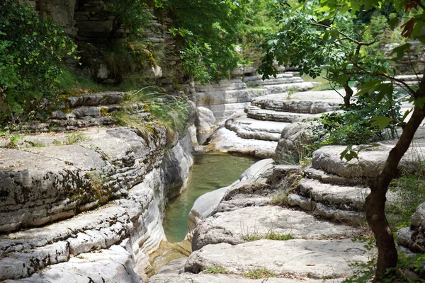 Papingo Rock Pools, zijn vele prachtige vijvers gevormd door de rivier — Stockfoto