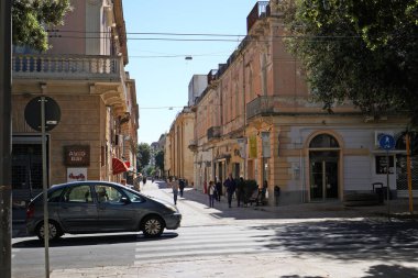 Lecce, İtalya 22 Mayıs 2020 Trinchese bulvarının panoramik manzarası covid-19 salgınından dolayı çok az kişi ile