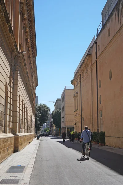 Lecce Włochy Maja 2020 Panoramiczny Widok Bulwar Trinchese Nielicznymi Osobami — Zdjęcie stockowe