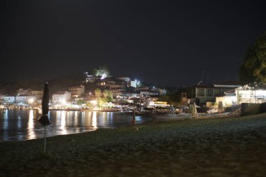 Finikounda, Yunanistan, 19 Temmuz 2018. Güney Peloponnese sahilinin gece manzarası.