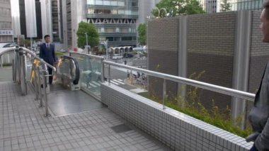 İş adamları dışında Japonya'da Toplantı