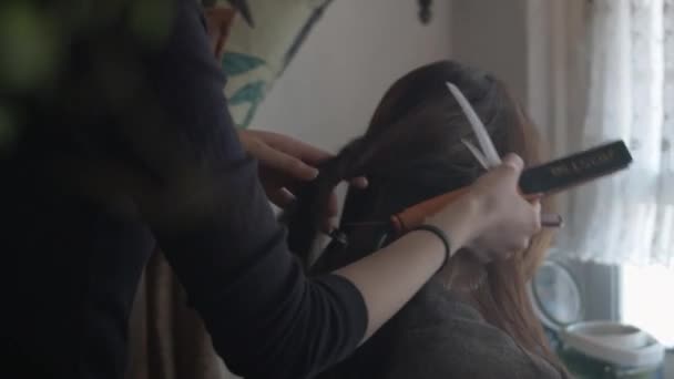 Japanese Woman Getting Hair Straightened Salon 50P — Stock Video