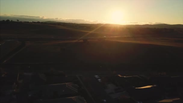 Luftaufnahme Des Sonnenuntergangs Über Städtischen Siedlungen Australischen County — Stockvideo
