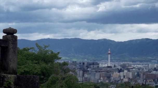 Vista Aérea Edificios Montañas Kioto Desde Templo Kiyomizu — Vídeos de Stock