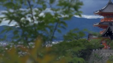 Kyoto, Japonya için turuncu Tapınağı görünümünü