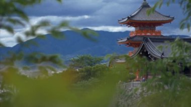 Kyoto, Japonya için turuncu Tapınağı görünümünü