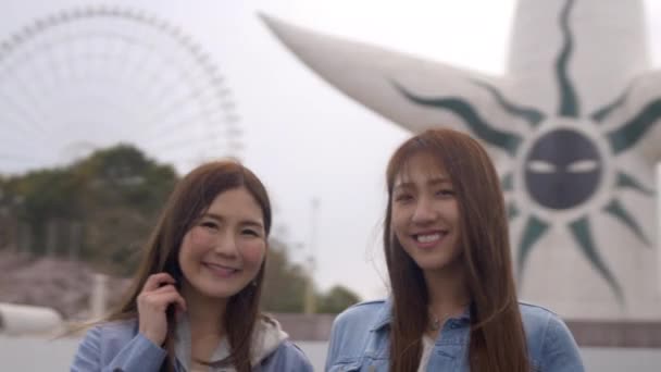 Osaka City Giappone Aprile 2019 Camera Orbita Attorno Due Attraenti — Video Stock