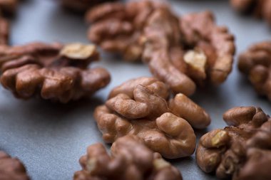 Tablo üzerinde dövme kahverengi ceviz Close-up