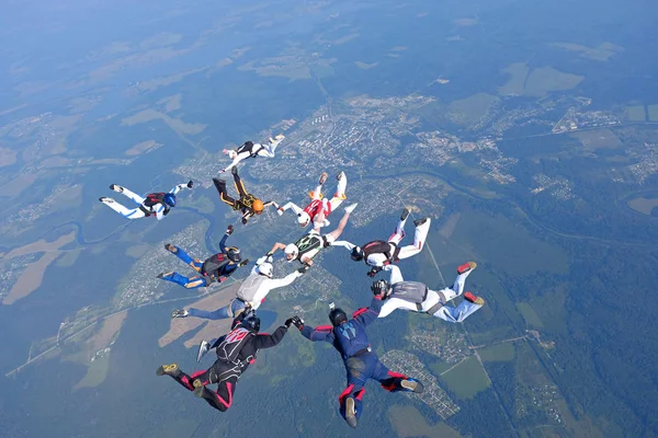 Une Formation Parachutisme Est Dans Ciel — Photo