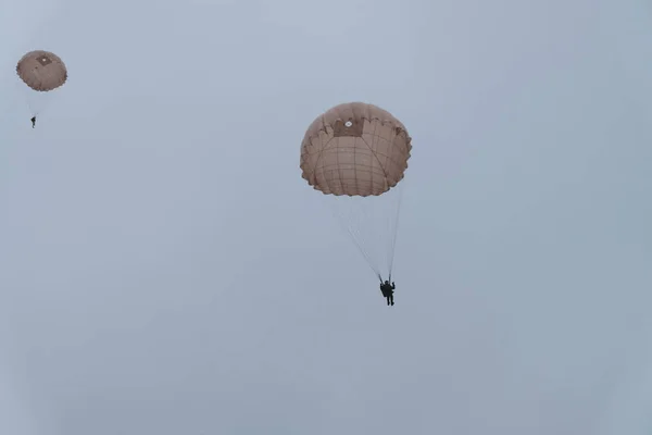 Parachutiste Est Dans Ciel — Photo