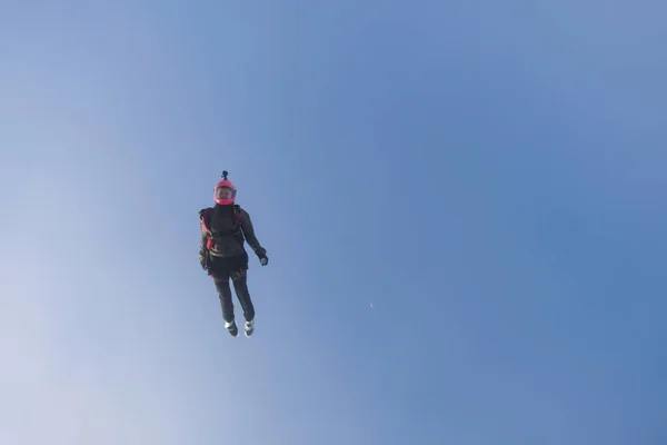 Skydiving Menina Bonita Está Voando Céu — Fotografia de Stock