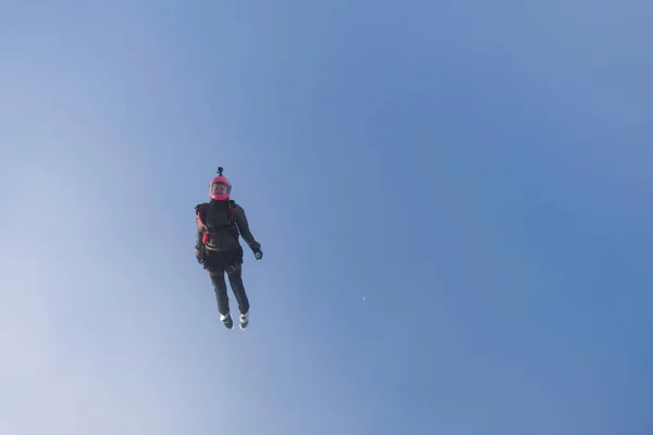 Fallschirmspringen Hübsches Mädchen Fliegt Den Himmel — Stockfoto