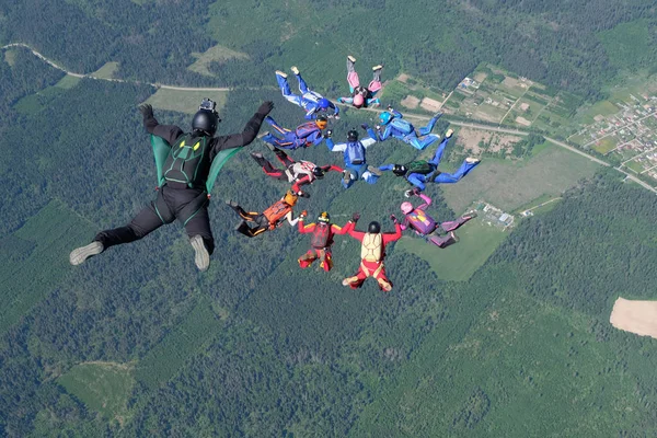 Skydiving Bir Kameraman Gökyüzünde Film Ablut Skydivers Yapıyor — Stok fotoğraf