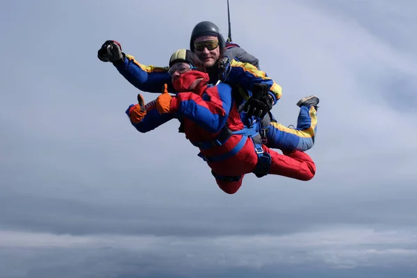 Parachutisme Saut Tandem Homme Femme Tombent Ensemble Dans Ciel — Photo