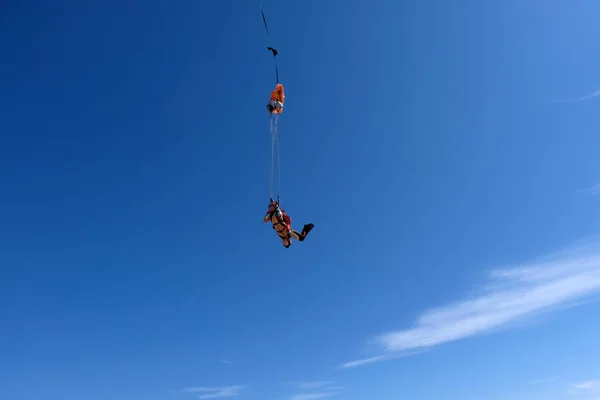 Parachutisme Fille Habillée Comme Renard Vole Dans Ciel — Photo