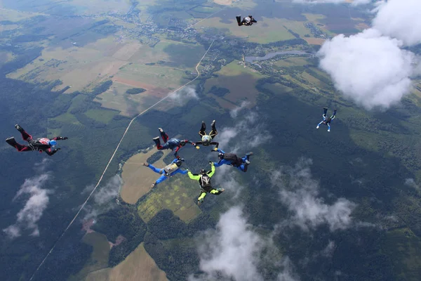 Tworzenie Skydiving Grupa Skoczków Jest Trening Niebie — Zdjęcie stockowe