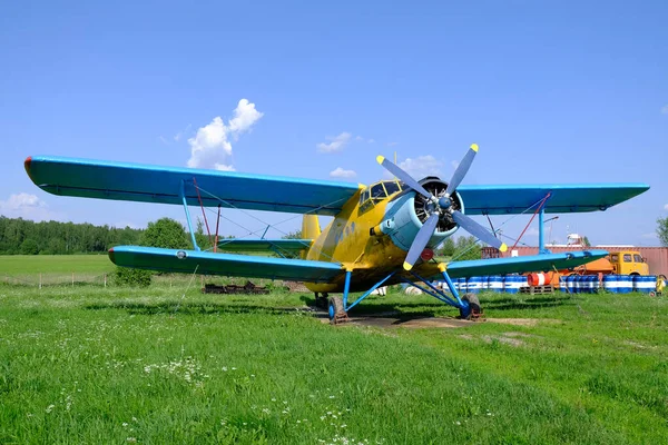 Small Biplane Small Aerodrome — Stock Photo, Image