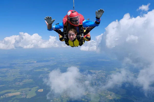 Skydiving Salto Tandem Uma Menina Seu Instruto Estão Voando Céu — Fotografia de Stock