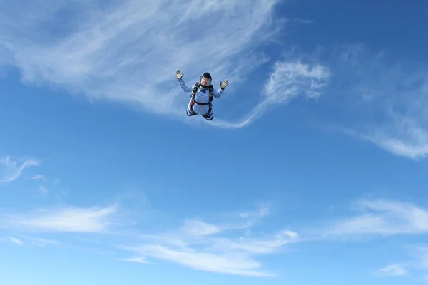 Skydiving Uma Militar Está Voando Céu — Fotografia de Stock