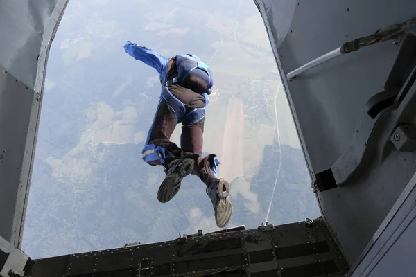 Skydiving Início Salto — Fotografia de Stock