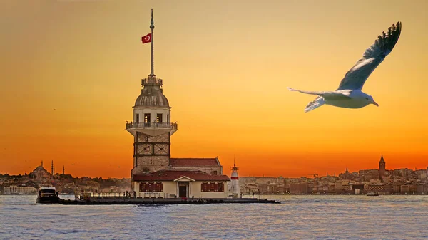 Céu Incrível Torre Donzela Kiz Kulesi Istanbul — Fotografia de Stock