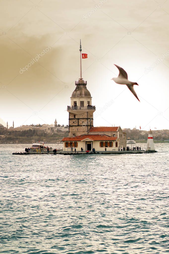 Maiden's Tower (kiz kulesi) in istanbul