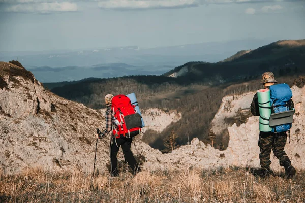Turistler Kafkas Dağları Thach Dön Tırmanmak — Stok fotoğraf