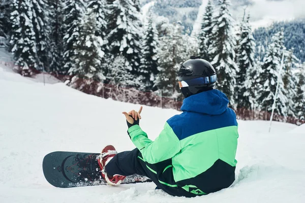 Snowboard Kayak Bakırlı karlı Resort üzerinde. Kış tatili