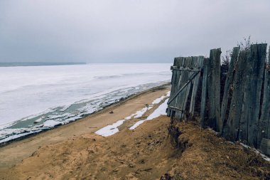 o bahar buz drift önce buz kaplı Ob nehir manzara