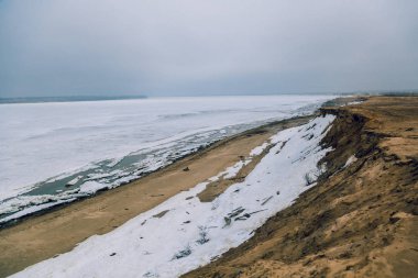 o bahar buz drift önce buz kaplı Ob nehir manzara