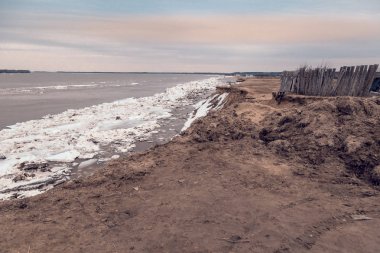 Buz drift Ob Nehri üzerinde