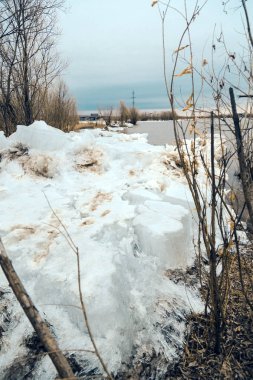 Buz drift Ob Nehri üzerinde