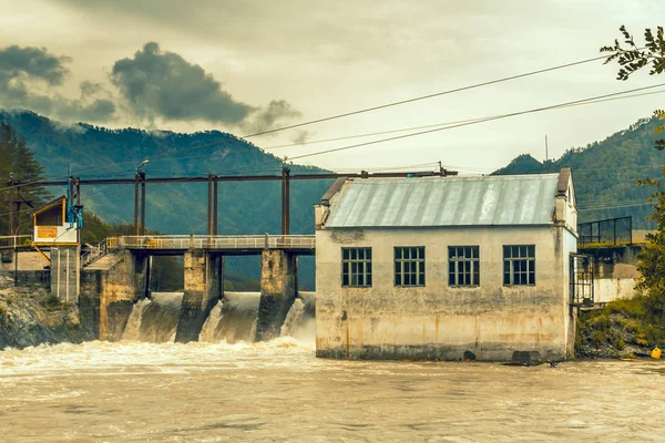 Een Oude Verlaten Dam Een Kleine Provinciestad — Stockfoto