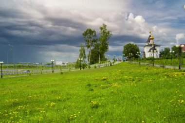 sokakta küçük bir kasaba