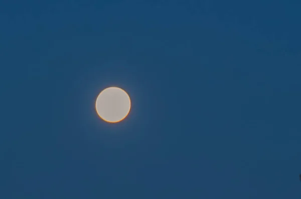 하늘에 보름달의 클로즈업 — 스톡 사진
