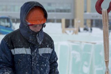 Buz Şehir İnşaat Noel için bir görevli portresi